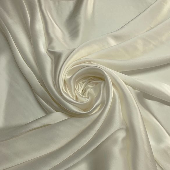 Tecido Cetim de Seda Pura Off White • Luema Tecidos Tecido Cetim de Seda Pura Off White • Luema Tecidos