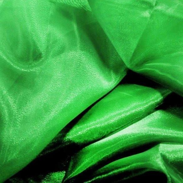 Tecido Organza Cristal Verde Bandeira • Luema Tecidos