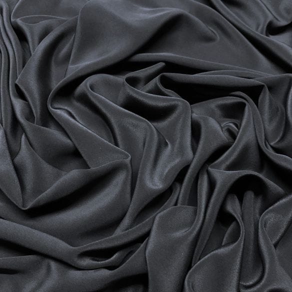 Tecido Crepe de Chine Seda Pura Preto • Luema Tecidos