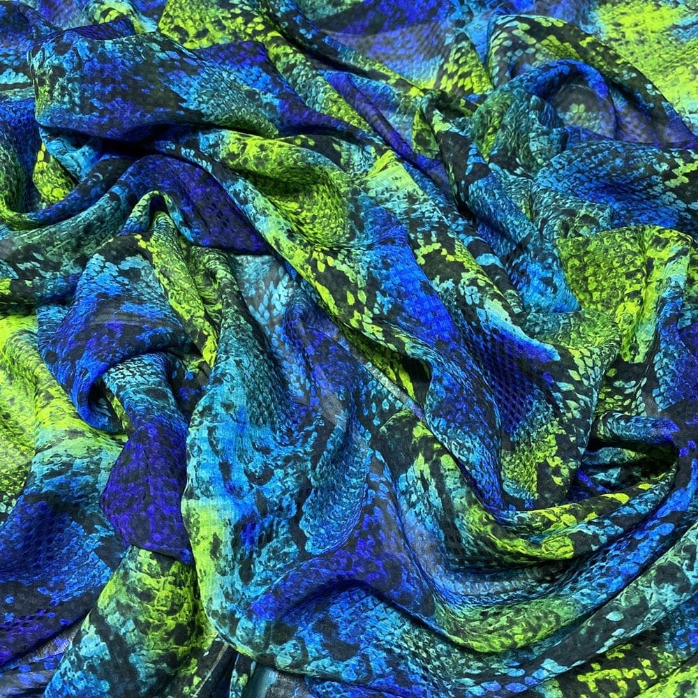 Musseline Estampado Cobra Verde e Azul • Luema Tecidos