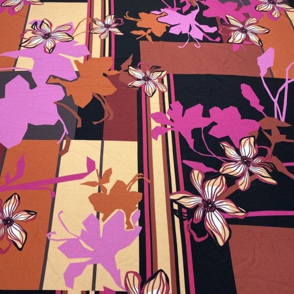 Viscose Estampada Floral Quadros • Luema Tecidos