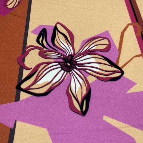 Viscose Estampada Floral Quadros • Luema Tecidos