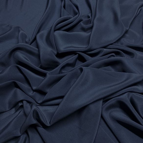Tecido Crepe de Chine Seda Pura Liso Azul Marinho • Luema Tecidos Tecido Crepe de Chine Seda Pura Liso Azul Marinho • Luema Tecidos