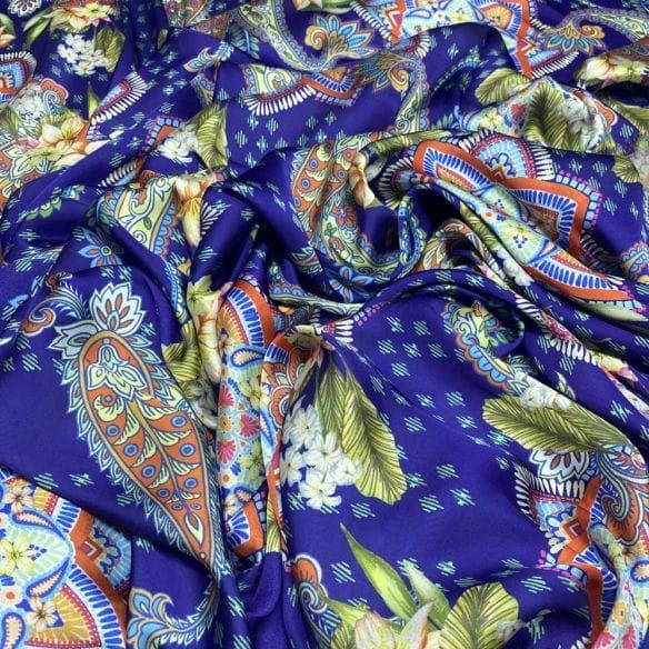 Cetim Toque de Seda Estampado Arabesco Azul • Luema Tecidos