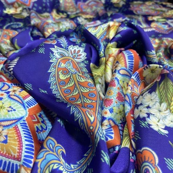 Cetim Toque de Seda Estampado Arabesco Azul • Luema Tecidos