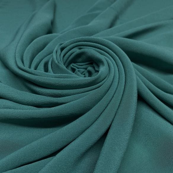 Tecido Crepe de Chine Seda Pura Verde Jade • Luema Tecidos Tecido Crepe de Chine Seda Pura Verde Jade • Luema Tecidos