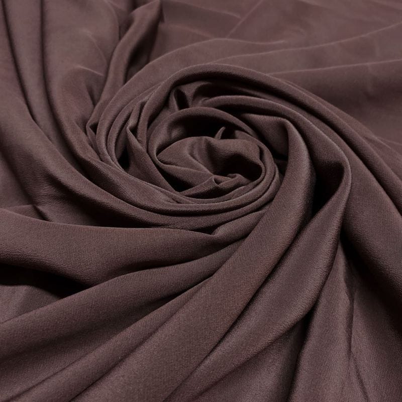 Tecido Crepe de Chine Seda Pura Marrom Chocolate • Luema Tecidos