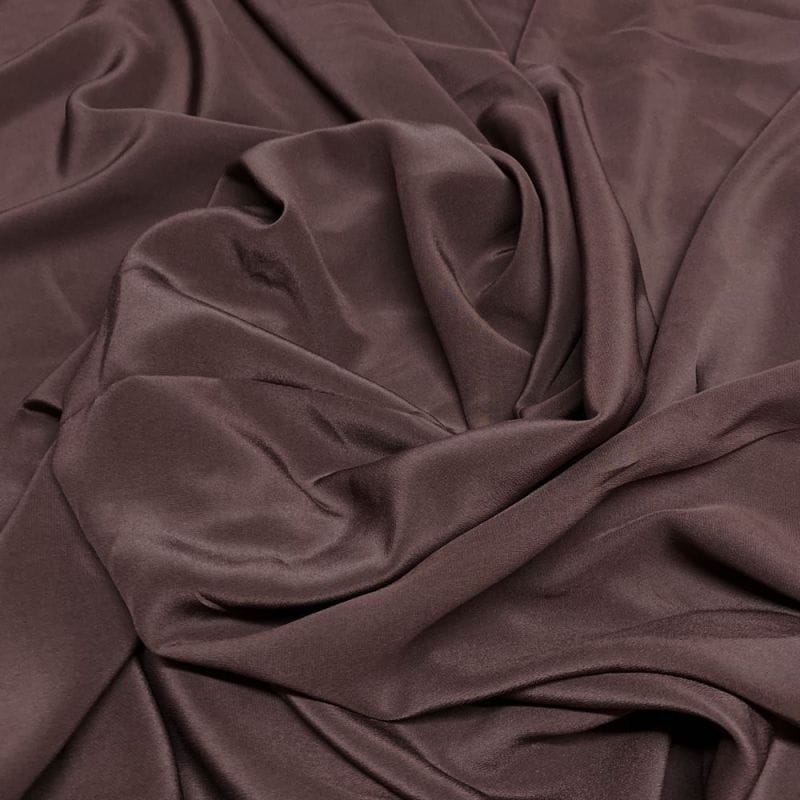 Tecido Crepe de Chine Seda Pura Marrom Chocolate • Luema Tecidos