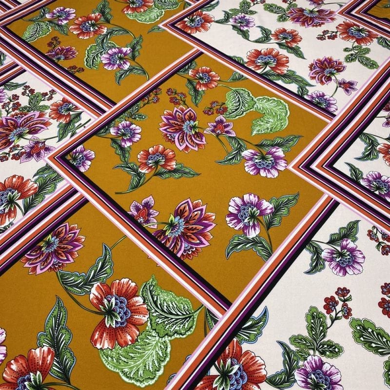 Viscose Estampada Quadros Floral • Luema Tecidos