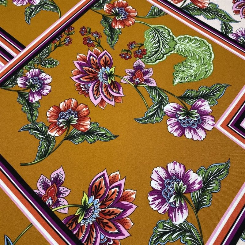 Viscose Estampada Quadros Floral • Luema Tecidos