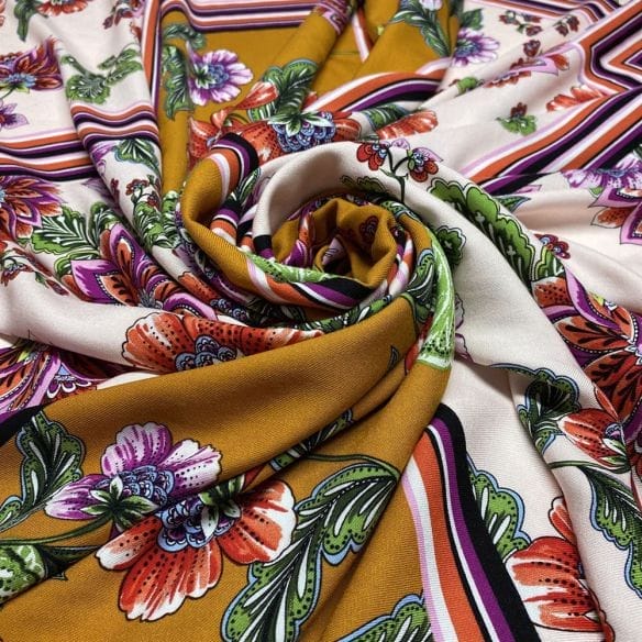 Viscose Estampada Quadros Floral • Luema Tecidos