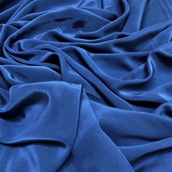 Tecido Crepe de Chine Seda Pura Azul Petróleo • Luema Tecidos