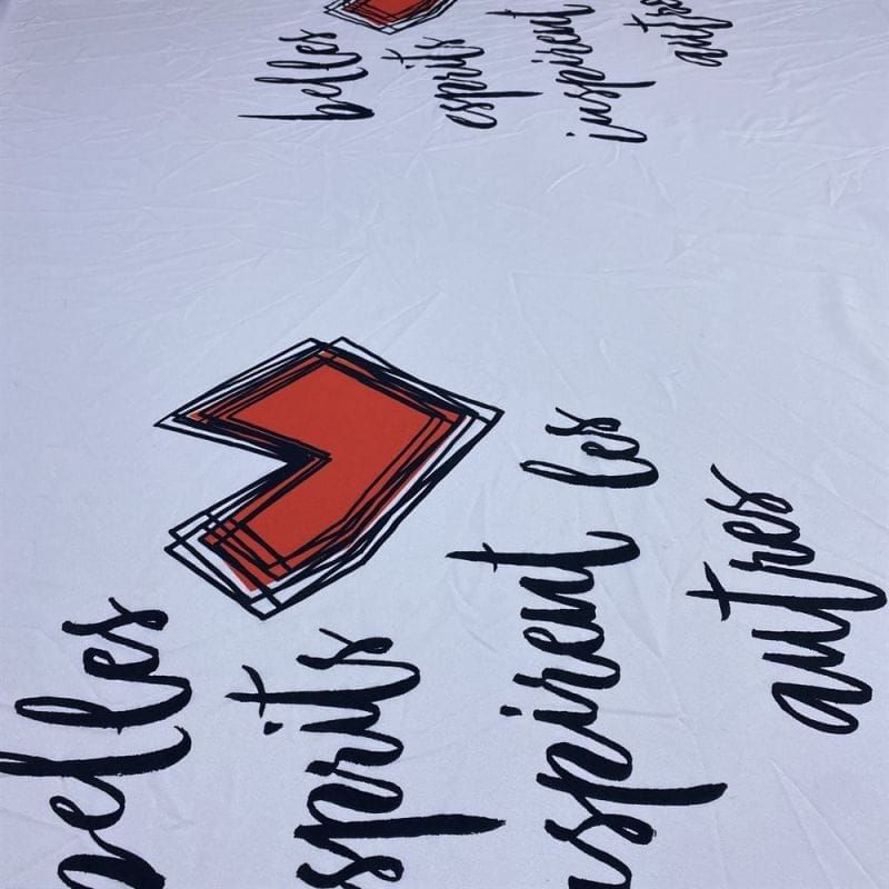 Tecido Crepe de Chine Seda Pura Estampado Corações • Luema Tecidos