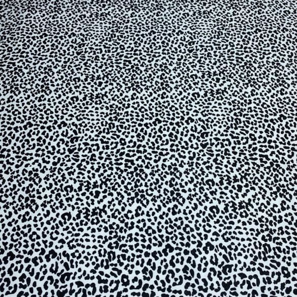 Sarja Estampada Oncinha P&B • Luema Tecidos