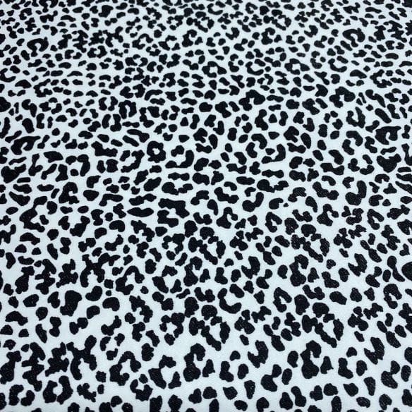 Sarja Estampada Oncinha P&B • Luema Tecidos