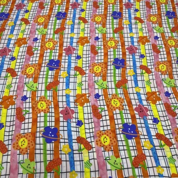 Viscose Estampada Happy Flowers • Luema Tecidos Viscose Estampada Happy Flowers • Luema Tecidos