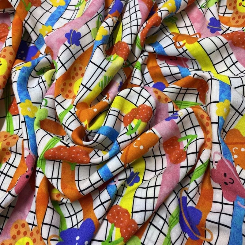 Viscose Estampada Happy Flowers • Luema Tecidos Viscose Estampada Happy Flowers • Luema Tecidos