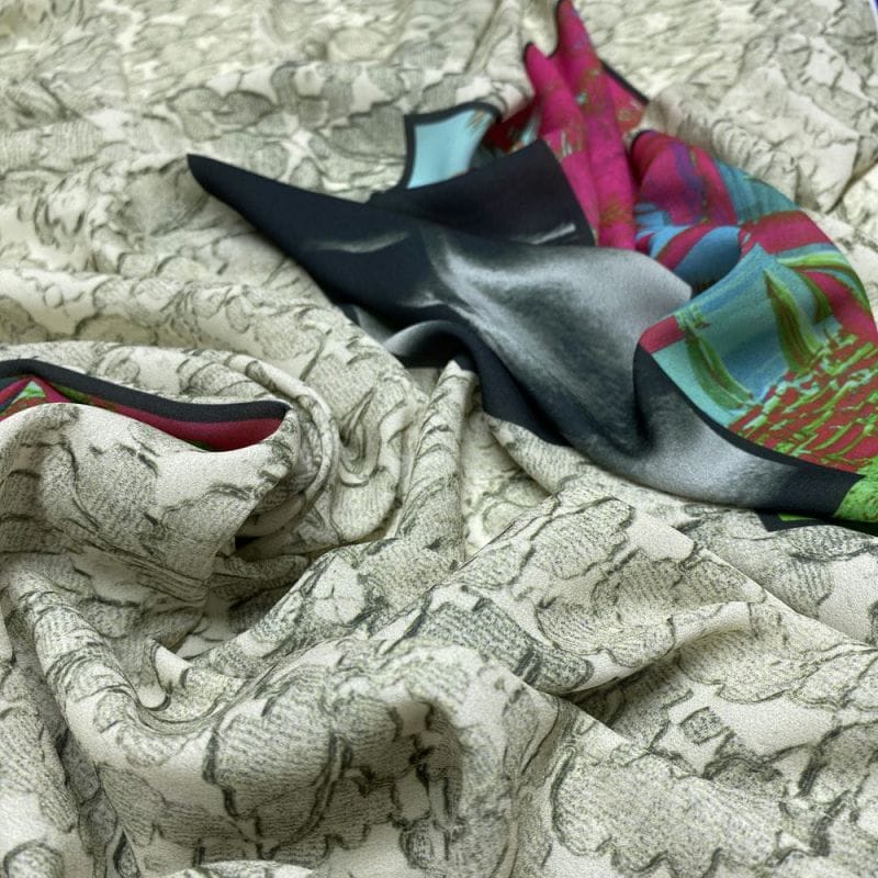 Crepe de Chine Quadros ANML • Luema Tecidos