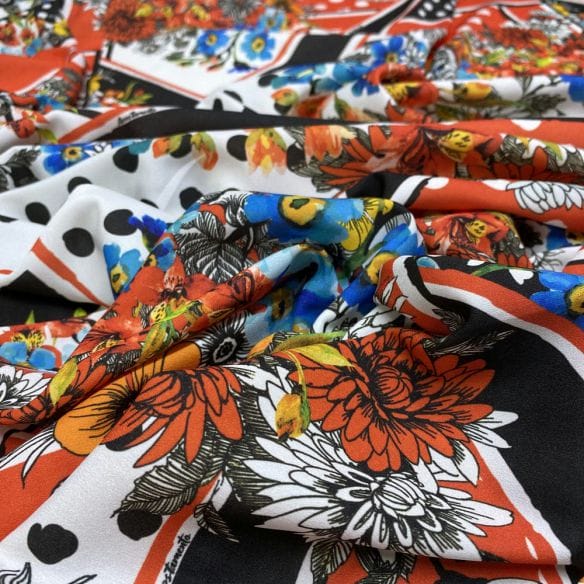 Crepe de Chine Estampado Floral ACT • Luema Tecidos Crepe de Chine Estampado Floral ACT • Luema Tecidos