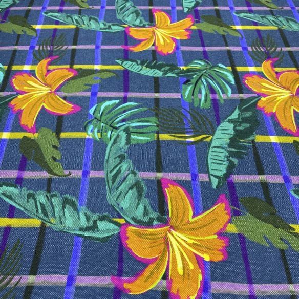 Viscose Estampada Floral Azul Hibiscos • Luema Tecidos