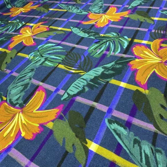 Viscose Estampada Floral Azul Hibiscos • Luema Tecidos