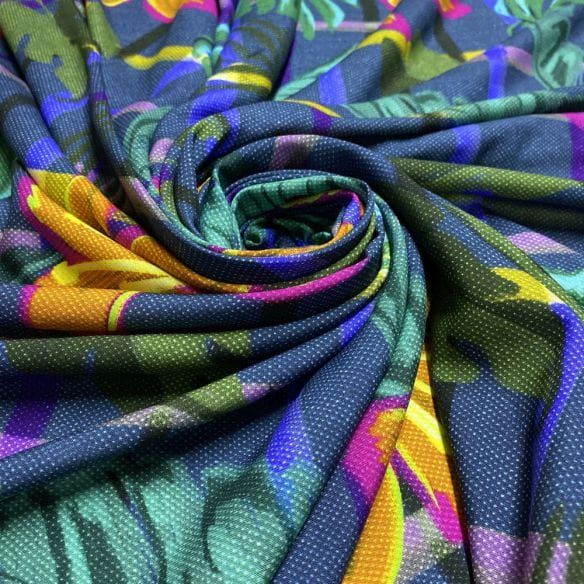 Viscose Estampada Floral Azul Hibiscos • Luema Tecidos