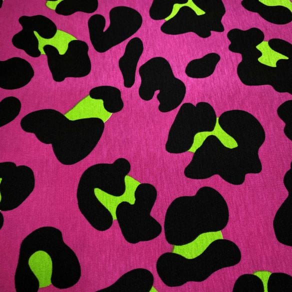 Viscolycra Estampada Onça Rosa Escuro • Luema Tecidos Viscolycra Estampada Onça Rosa Escuro • Luema Tecidos