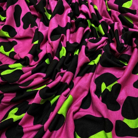 Viscolycra Estampada Onça Rosa Escuro • Luema Tecidos Viscolycra Estampada Onça Rosa Escuro • Luema Tecidos