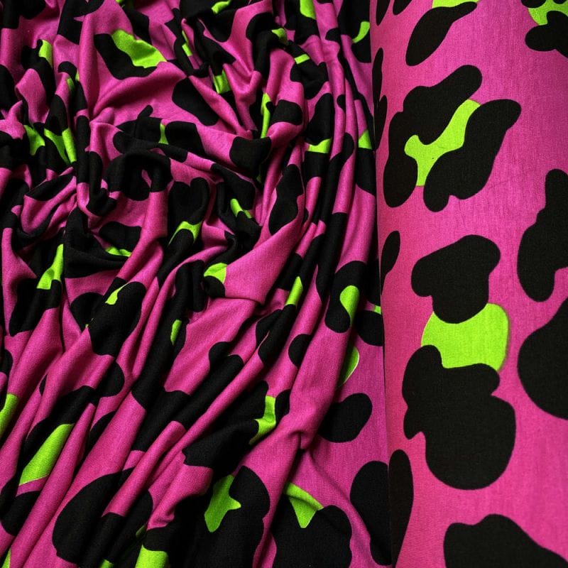Viscolycra Estampada Onça Rosa Escuro • Luema Tecidos Viscolycra Estampada Onça Rosa Escuro • Luema Tecidos