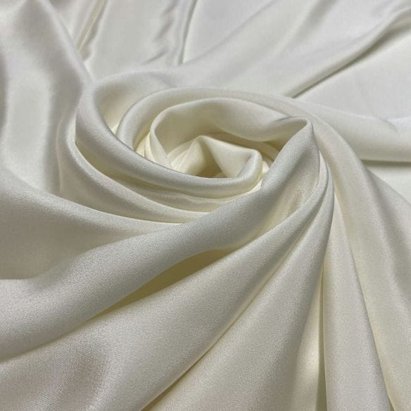 Tecido Crepe Romain Seda Pura Off White • Luema Tecidos Tecido Crepe Romain Seda Pura Off White • Luema Tecidos