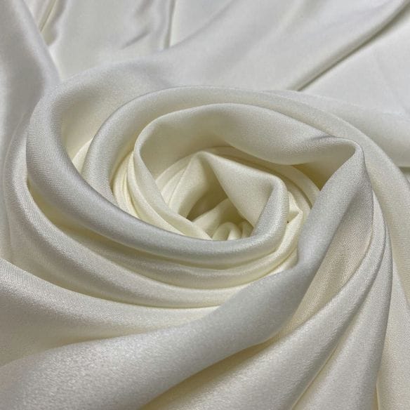 Tecido Crepe Romain Seda Pura Off White • Luema Tecidos Tecido Crepe Romain Seda Pura Off White • Luema Tecidos