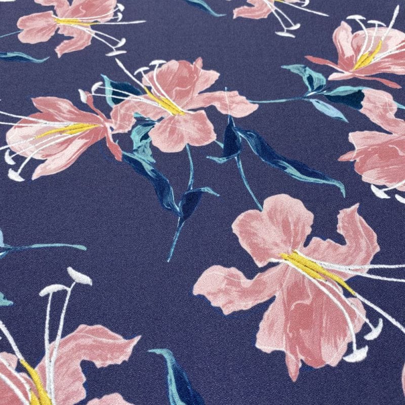Crepe Estampa Digital Hibiscos Azul • Luema Tecidos