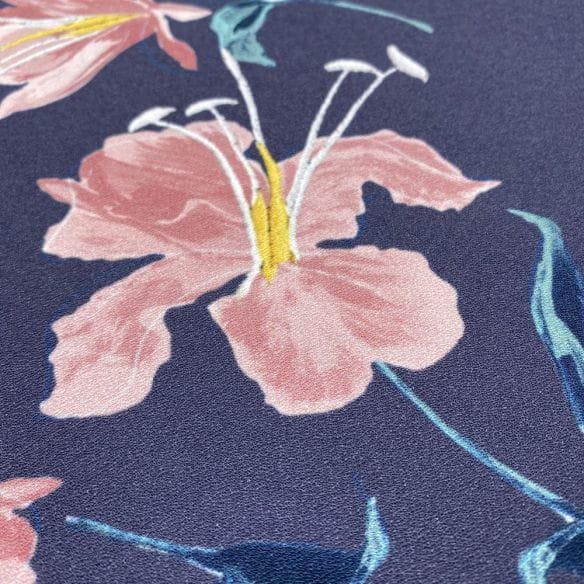 Crepe Estampa Digital Hibiscos Azul • Luema Tecidos