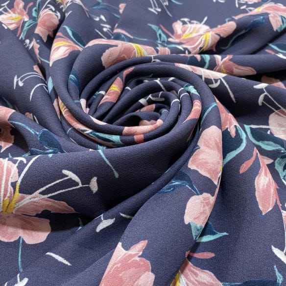 Crepe Estampa Digital Hibiscos Azul • Luema Tecidos