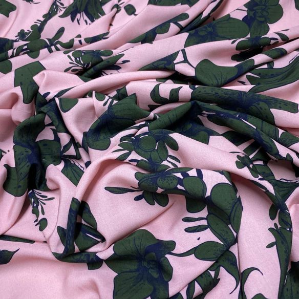 Tecido Viscose Estampada Floral Verde Musgo • Luema Tecidos