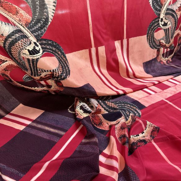 Tecido Crepe de Chine Seda Pura Snakes • Luema Tecidos Tecido Crepe de Chine Seda Pura Snakes • Luema Tecidos