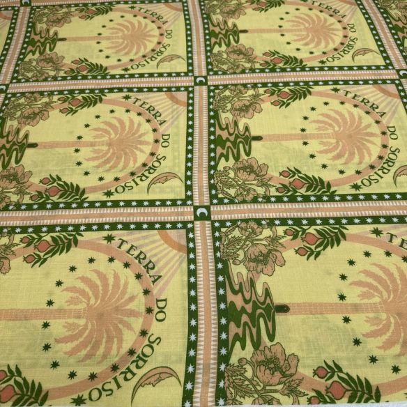 Tecido Viscolinho Estampado Terra do Sorriso • Luema Tecidos