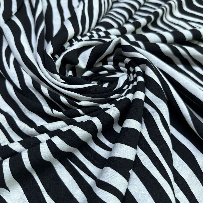 Tecido Viscolinho Estampado Zebra Branco e Preto • Luema Tecidos