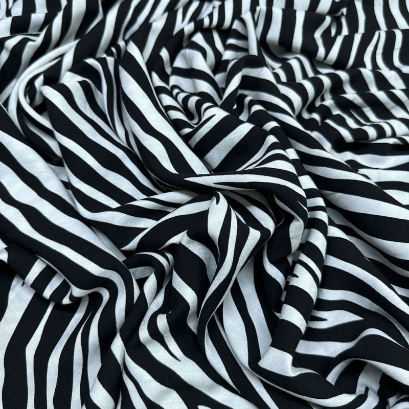 Tecido Viscolinho Estampado Zebra Branco e Preto • Luema Tecidos