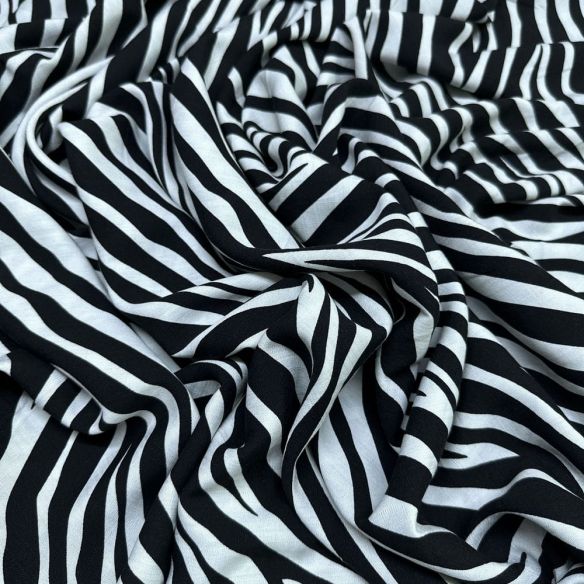 Tecido Viscolinho Zebra Branco e Preto • Luema Tecidos