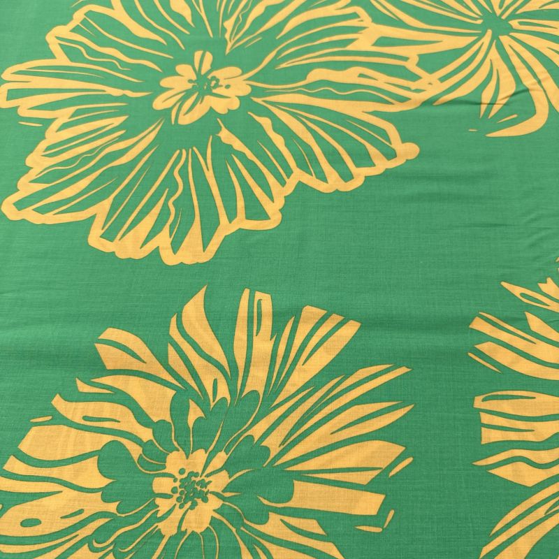 Tecido Viscose Floral Grande Verde e Bege • Luema Tecidos
