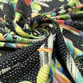 Tecido Viscose Estampada Floral e Pássaros Colorido • Luema Tecidos 2