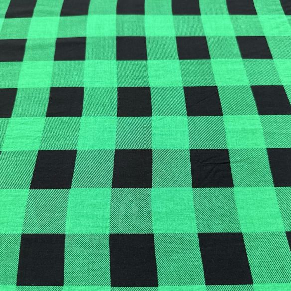 Tecido Viscose Estampada Xadrez Preto e Verde Bandeira • Luema Tecidos