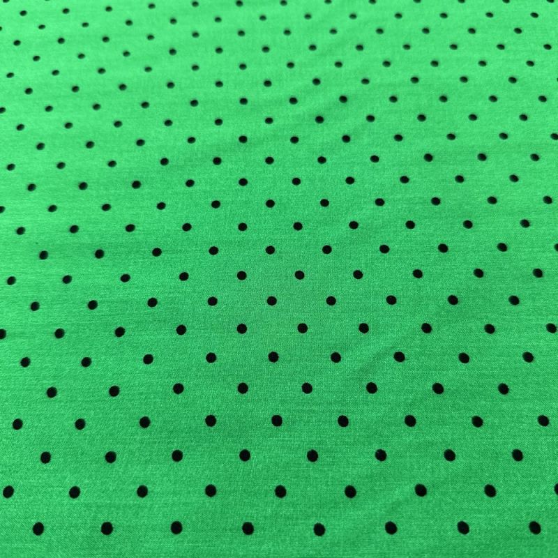 Tecido Viscose Estampada Micro Poá Fundo Verde Bandeira • Luema Tecidos