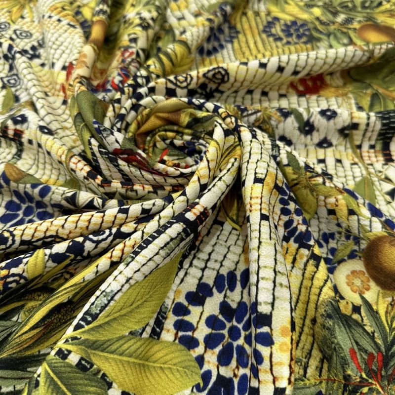Tecido Viscose Estampada Folhagens e Frutas • Luema Tecidos