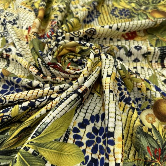 Tecido Viscose Estampada Folhagens e Frutas • Luema Tecidos