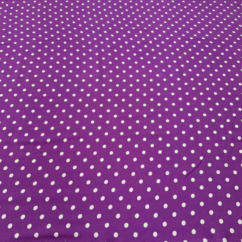 Tecido Viscose Estampada Poá Médio Branco Fundo Roxo • Luema Tecidos