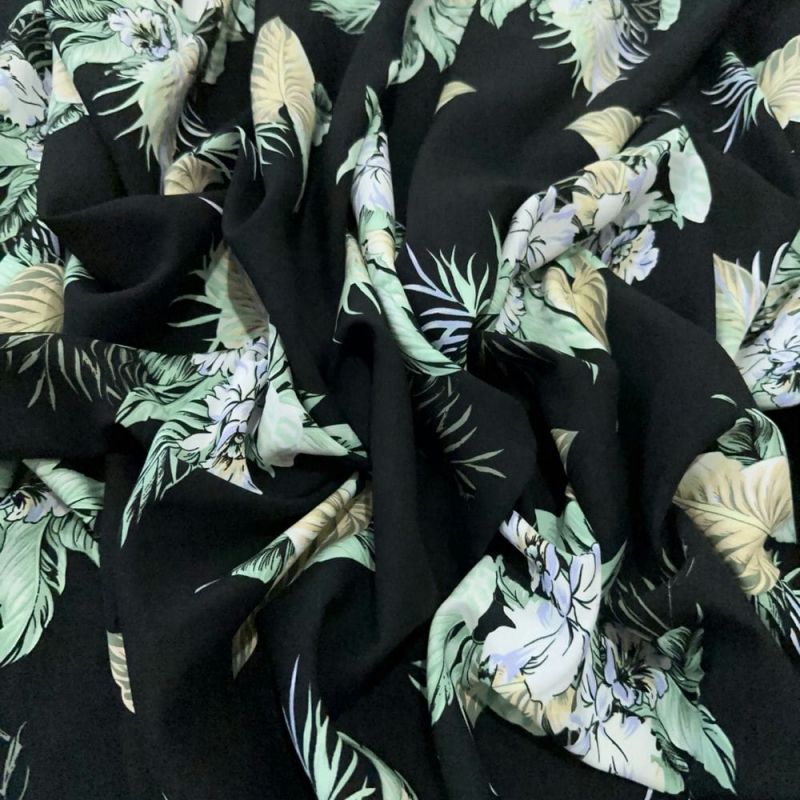 Tecido Viscose Estampada Floral Bege Fundo Preto • Luema Tecidos